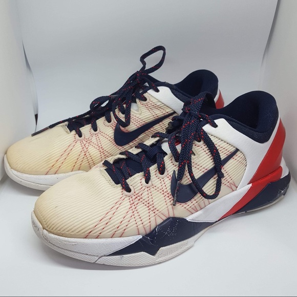 kobe bryant's tennis shoes